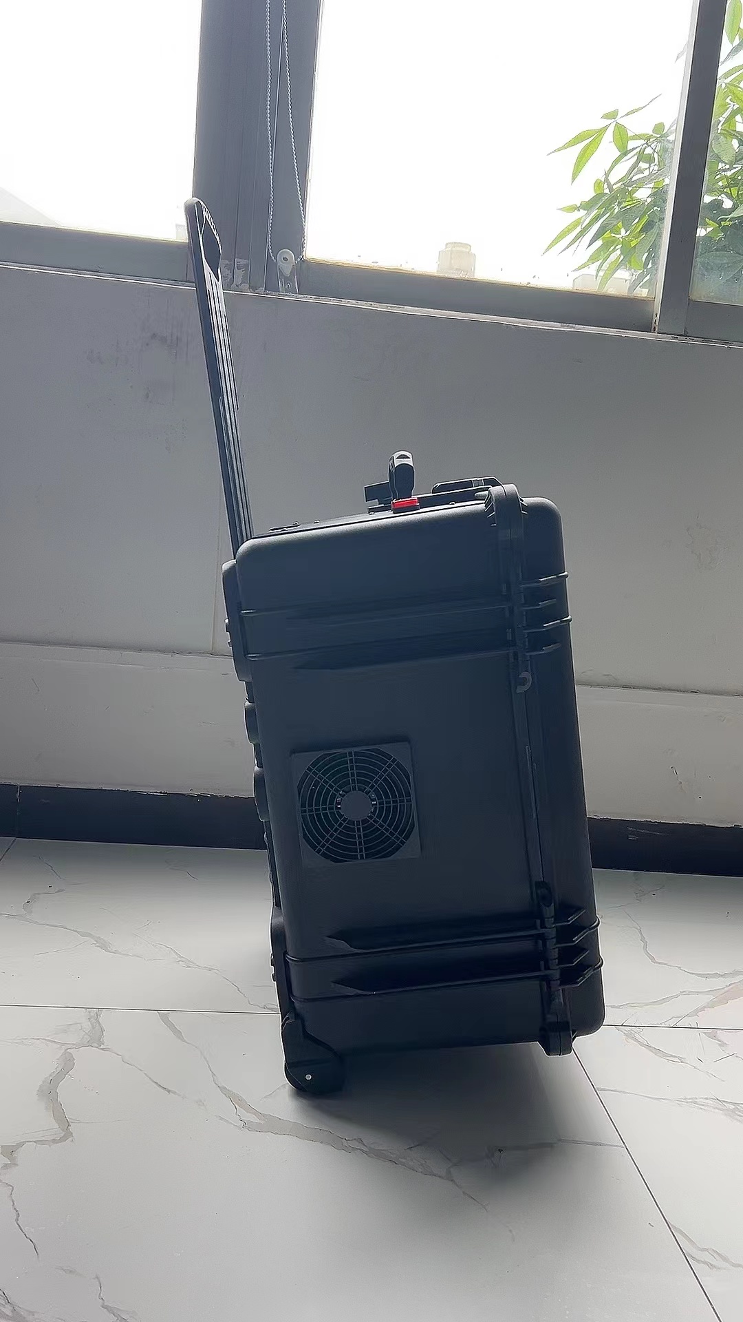 芦淞手拉箱型移动通信干扰器